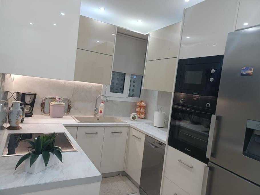 Cozy Renovated Apartment Атина Екстериор снимка