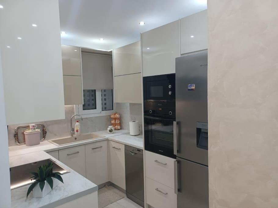 Cozy Renovated Apartment Атина Екстериор снимка